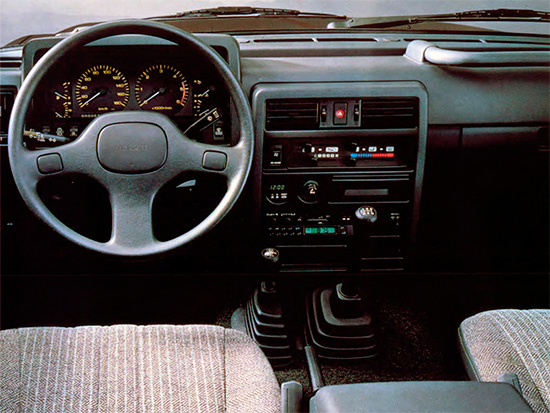 интерьер салона Nissan Patrol Y60