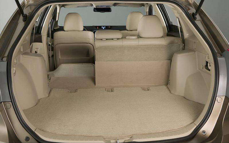2011-toyota-venza-cabin-space-rear-seat-down