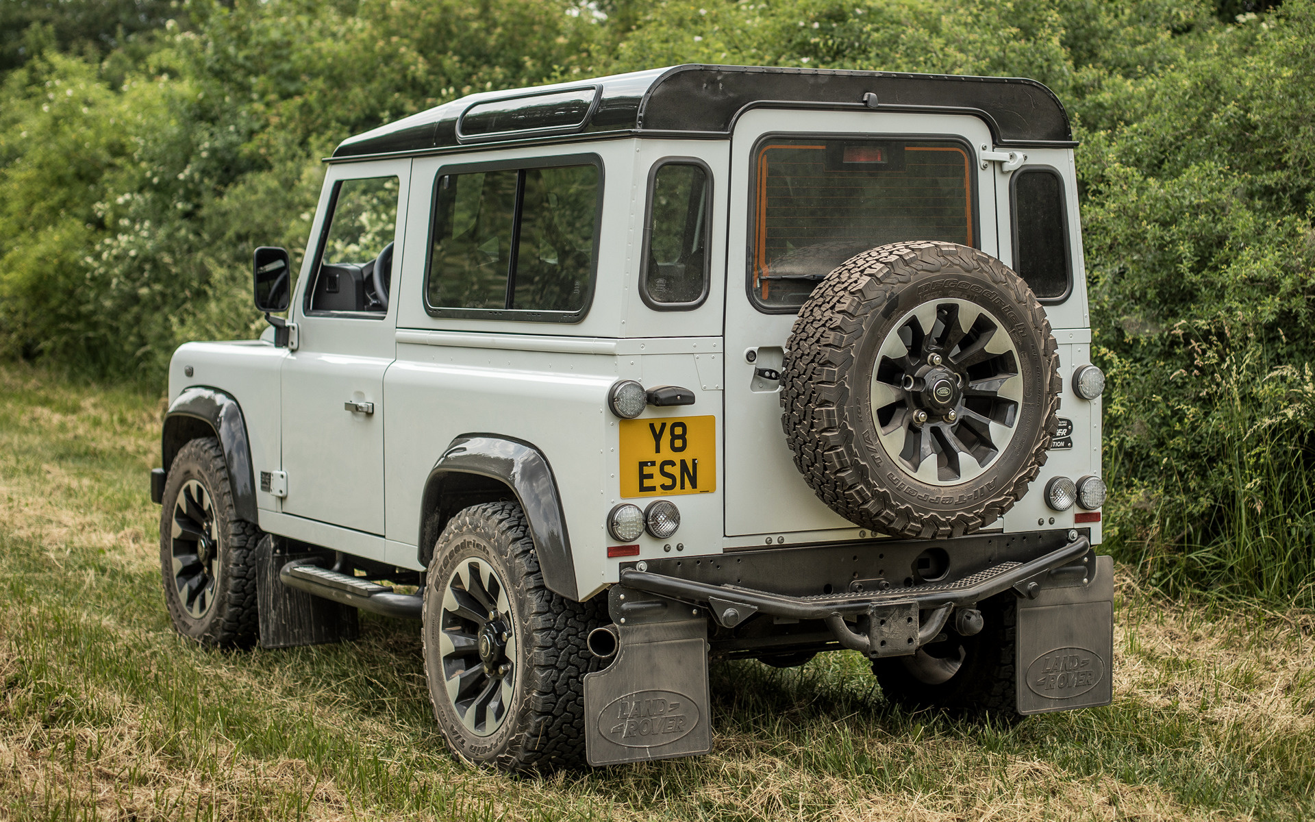 Land rover defender 2018